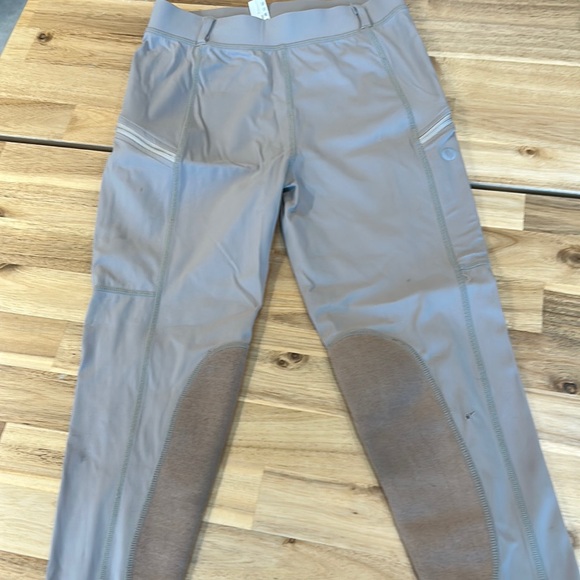 4 pairs of grippy riding pants - Picture 2 of 9